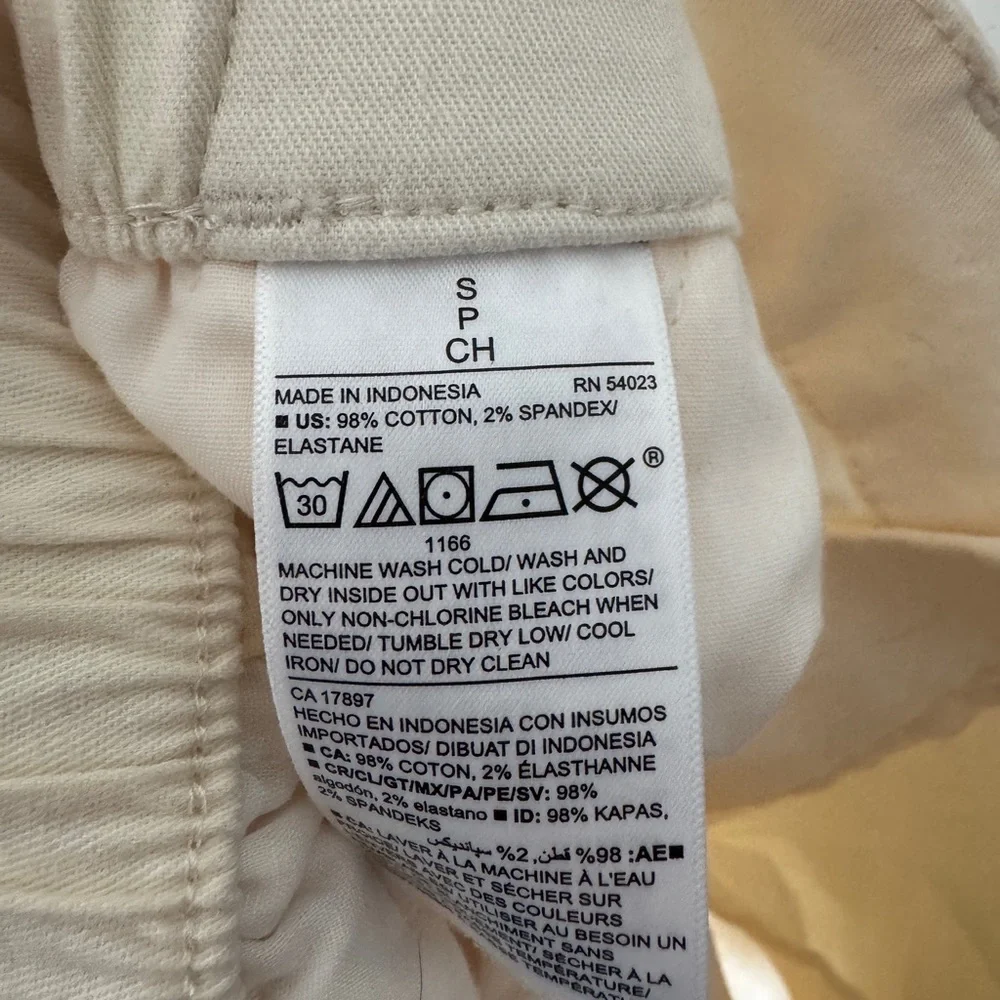 Old Navy Cream‎ Everyday Shorts Cotton Stretchy Waist